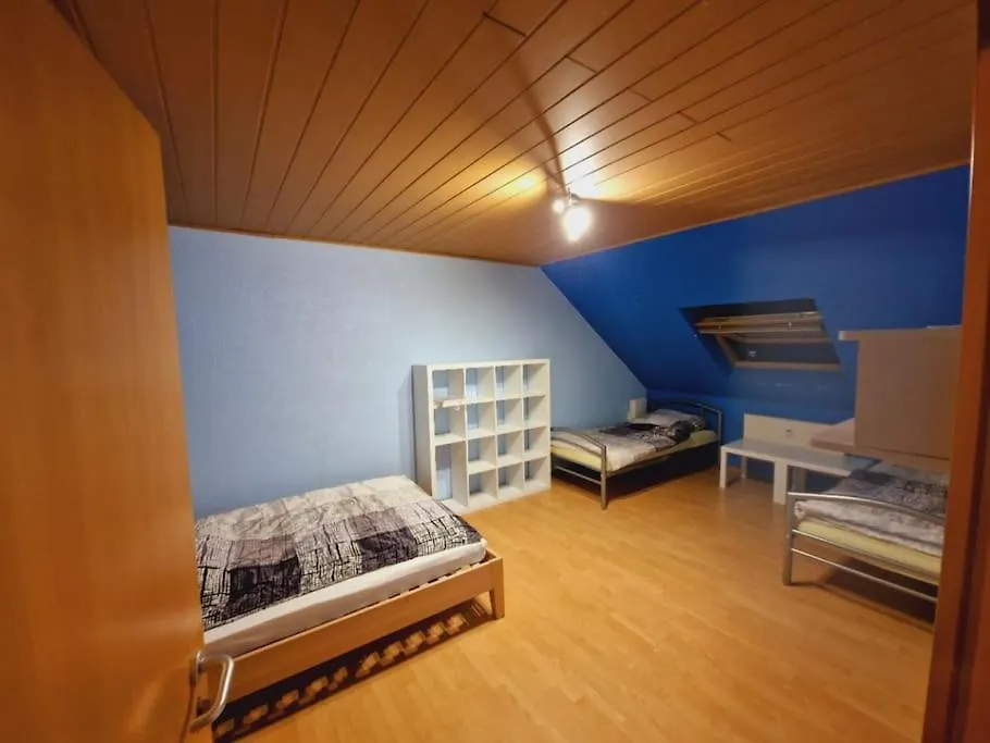 Wi03 120M² Grosses 5 Zimmer Apartment Fur Bis Zu 9 Personen Raunheim 0*,  Germany